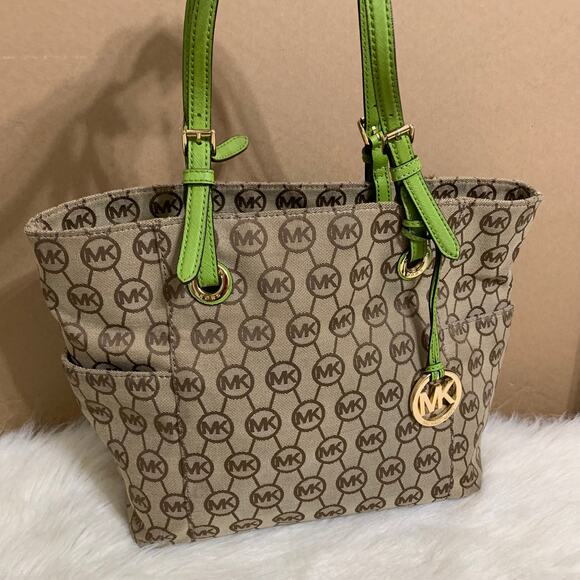 MICHAEL KORS JET SET Vintage Khaki Signature Canvas Pocket Tote w/Green Trim - Picture 16 of 16
